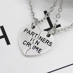 2pcs/set Splicing Necklace Heartbroken Pendant Necklace Men and Women