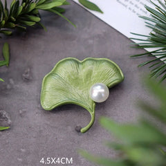 Creative Handmade Exquisite Green Plant Brooch Corsage Woman Retro Pearl Brooches Coat Accessories Jewelry