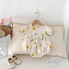 Summer baby girl embroidered three-dimensional small flower thin round neck jumpsuit, baby sweet short-sleeved jumpsuit suitable