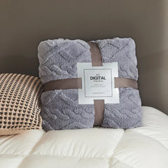 Fluffy Coral Velvet Throw Blanket – Soft Plush & Warm, Thickened Flannel, Comfortable for  Air-Conditioned Room, Luxury Decor