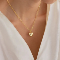 New Cross-border Couple Cavicle Chain Geometric Heart-shaped Light Luxury Temperament Simple Sweet Love Pendant Necklace Jewelry