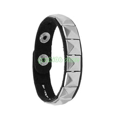 T5UF Stylish Punk Rock Bracelet Square Rivets Punk Wristband Trendy Gothic Jewelry Suitable for Individuality and Comfort