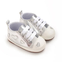 Baby Learning Walk Shoes, Silver Gold Shiny Heart Patch Baby Crib Shoes, Soft Light Cute Newborn Boys Girls Footwear 0-1 Year