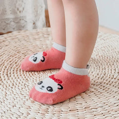 6 pairs of boys and girls' anti slip socks with cute cartoon animal patterns, comfortable and breathable baby floor socks