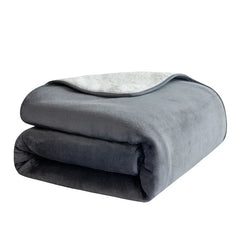Soft Flannel Pet Blanket Waterproof Splash Resistant Comfortable Blanket for Pet and Couple