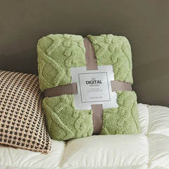 Fluffy Coral Velvet Throw Blanket – Soft Plush & Warm, Thickened Flannel, Comfortable for  Air-Conditioned Room, Luxury Decor