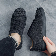 New Fashion Silver Trainers Glitter Spiky Shoes Men Lace Up Sneakers Low Top Shoes Red Sole Man Designer Sneaker With Spikes