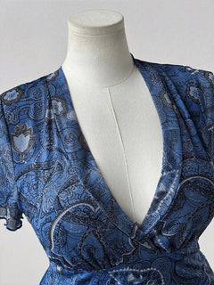 New Plus Size Paisley Print Deep V-Neck Slim Waist Short Flutter Sleeves Top Blue-Black Retro Y2K Clothes Big Size Women T-Shirt