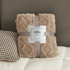 Fluffy Coral Velvet Throw Blanket – Soft Plush & Warm, Thickened Flannel, Comfortable for  Air-Conditioned Room, Luxury Decor